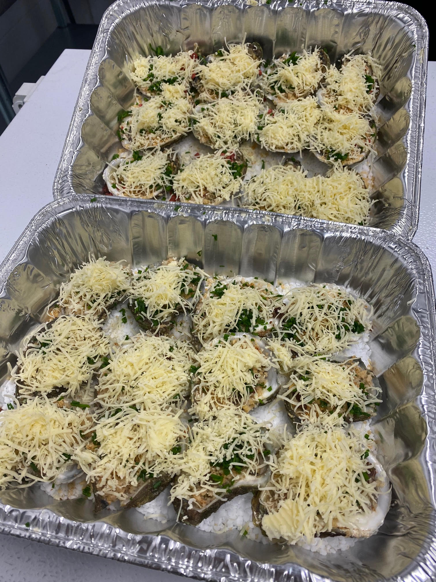 Gourmet Ready-to-Cook Oysters Rockefeller - 18 un. on Baking Tray
